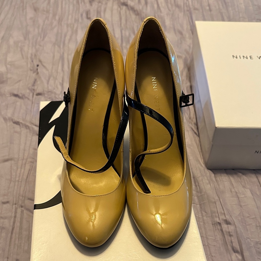 Nine West Mustard Heels with Black Straps